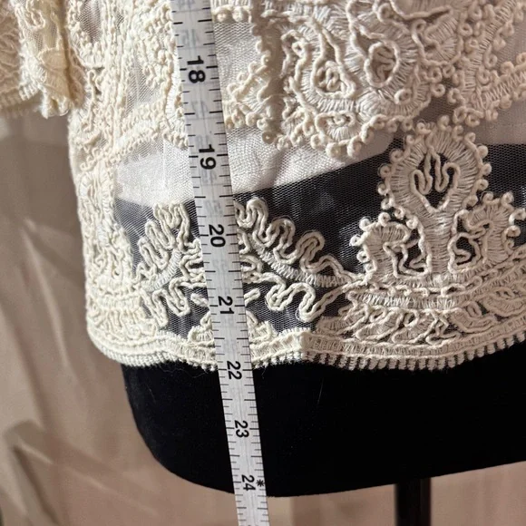 Current Air Women's Beige Lace-Trim Blouse - Picture 6 of 10